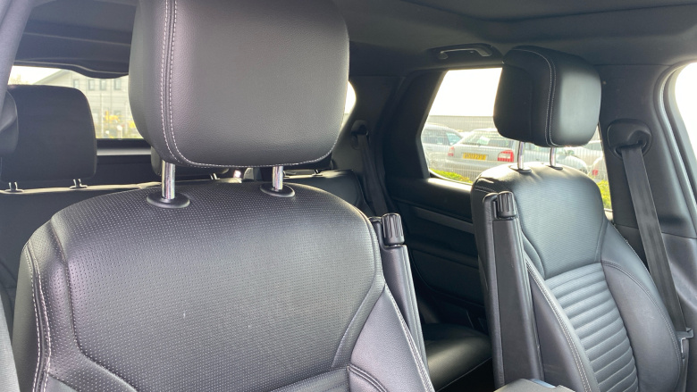 Land Rover Discovery 3.0 D250 R-Dynamic SE 5dr Auto Diesel Station Wagon